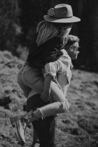 Annelies & Jonathan - Couple of Blondes
